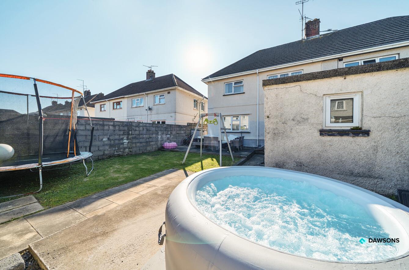 Maes Tref, Llanelli, SA15 3SY